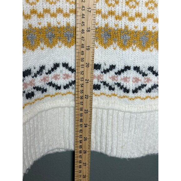 Hem and Thread Women's Large Patterned V-Neck Button-Up Cardigan - Picture 3 of 9